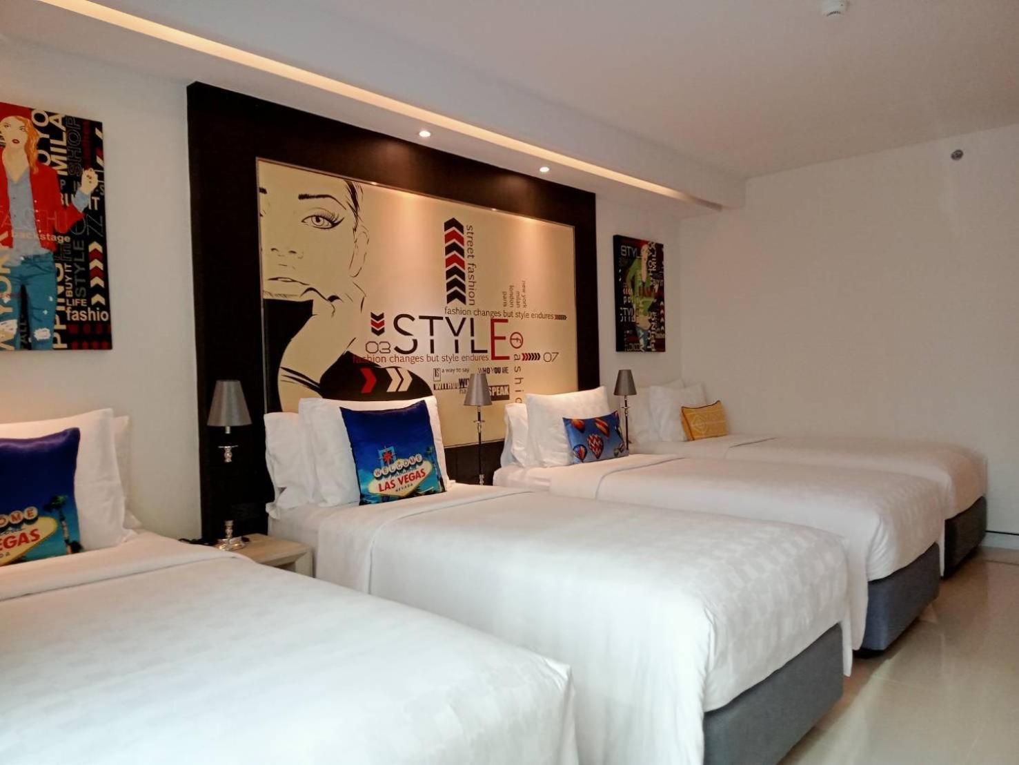 Hotel Clover Asoke - SHA Extra Plus Bangkok Kültér fotó